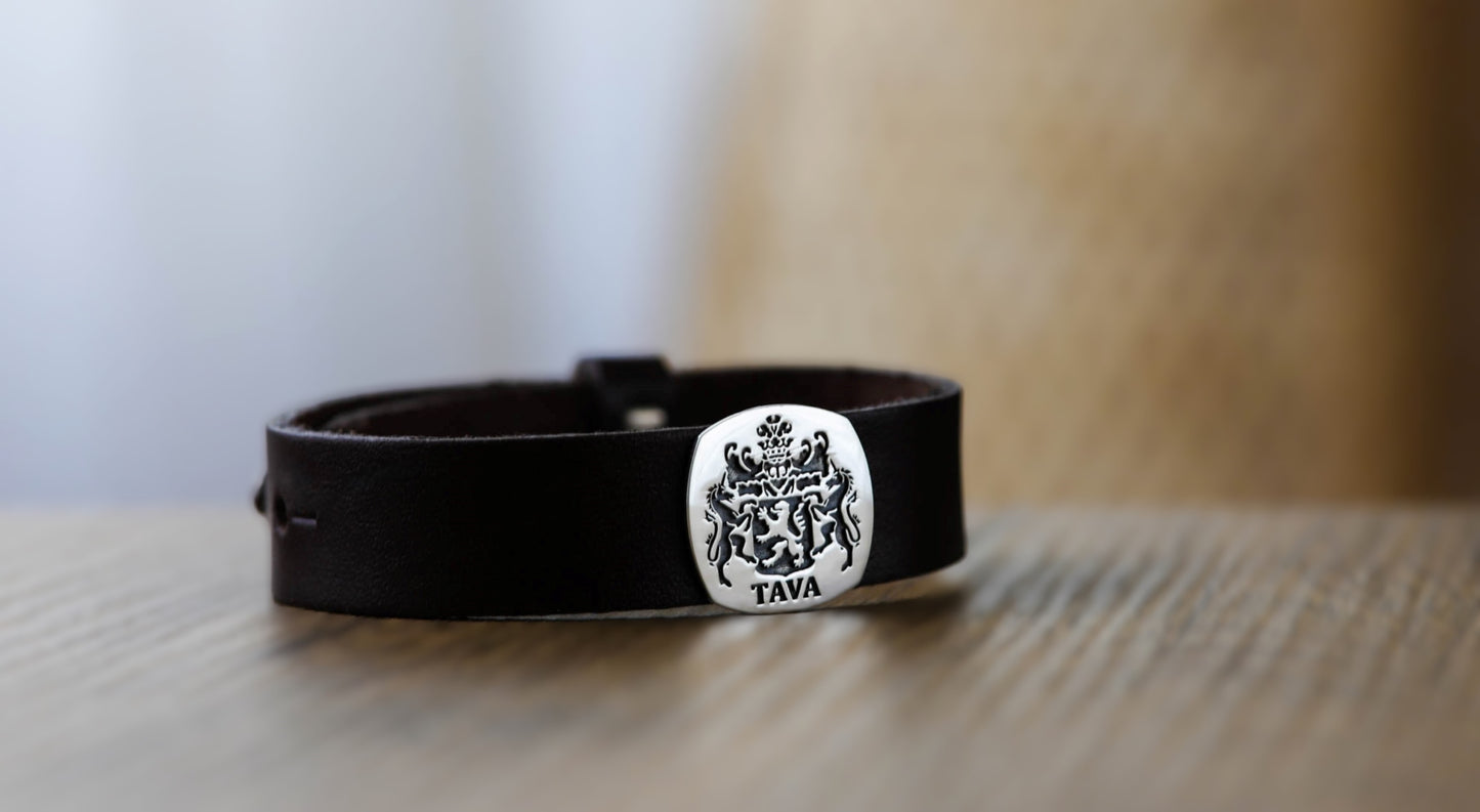 Custom Family Crest Men’s Bracelet – Coat of Arms Engraved Sterling Silver and Leather Bracelet, Personalized Heritage Jewelry Gift Bracelet for Him