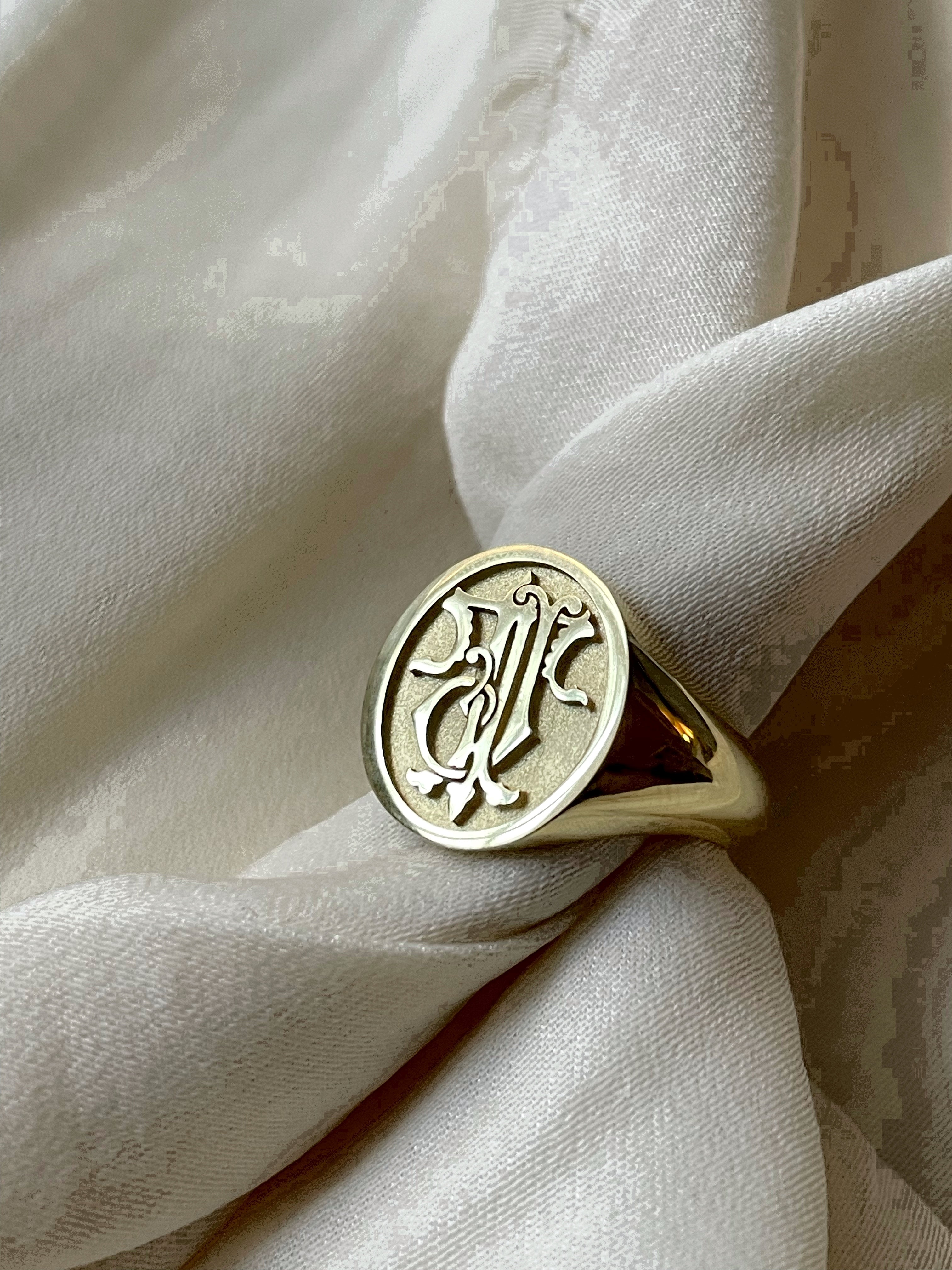 Custom Gold Monogram Engraved Signet Ring, Gold Initial Engaved Signet ...