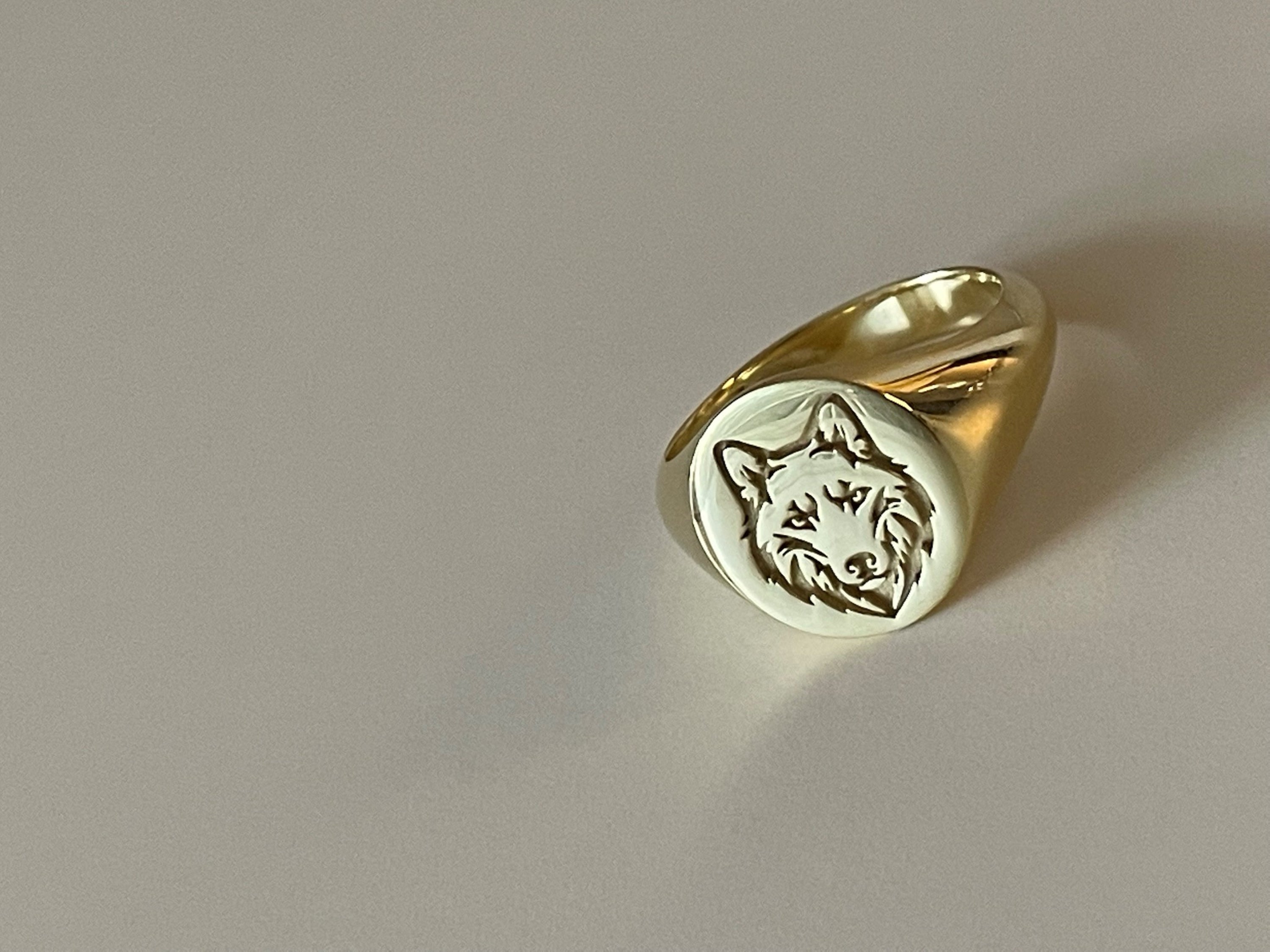 Wolf deals pinky ring